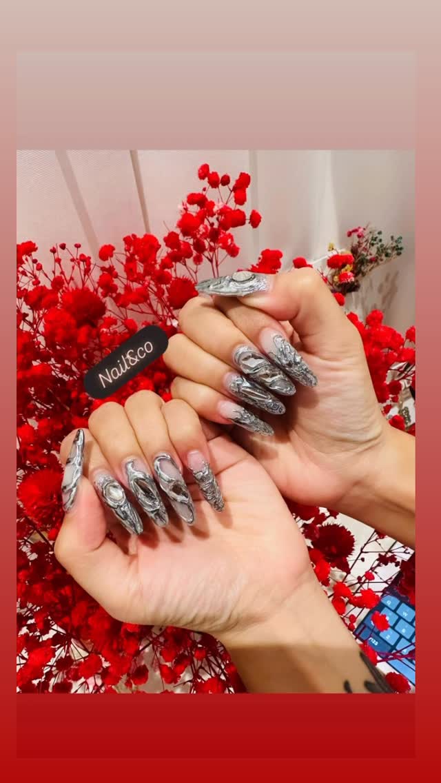 Silver 3D chrome nail art